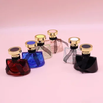 Farebné Parfum Fľašu 30ML Páse s nástrojmi Prenosný Dávkovač Parfému Fľaša Skvelého Kozmetické Sprejová Fľaša Sklo Naplniteľné Fľaše